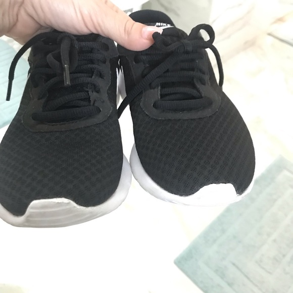 Sold! Nike blk /White EUC 4 youth - Picture 7 of 7